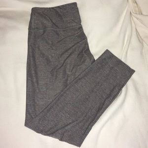 lululemon cropped legging! size 6